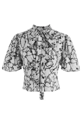 Crop Top mit Schlangenmuster und Bowknot und V-Ausschnitt