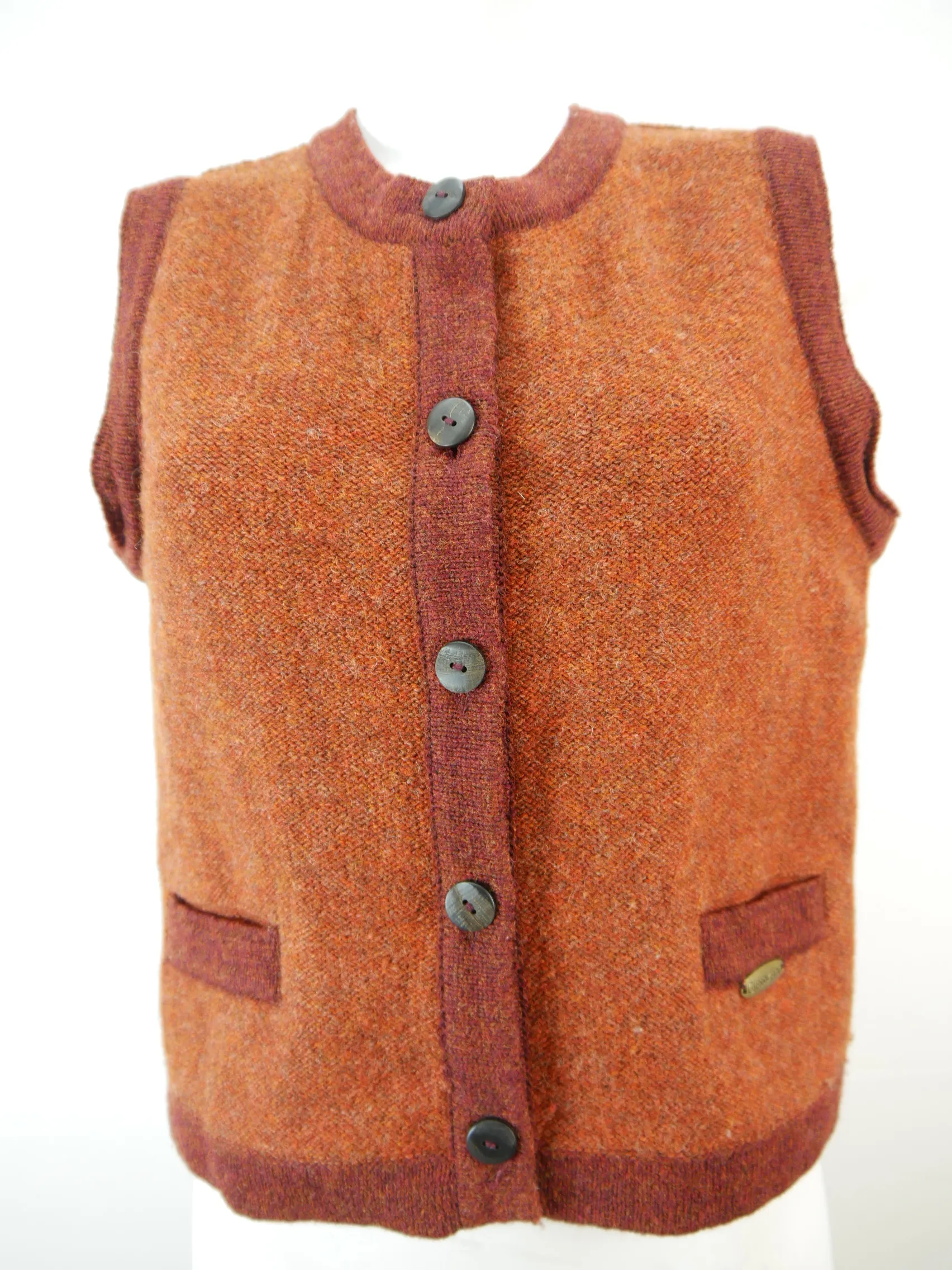 Giesswein Austria rot Schurwolle mit Falte wundervolle Weste Strickweste Gr.40