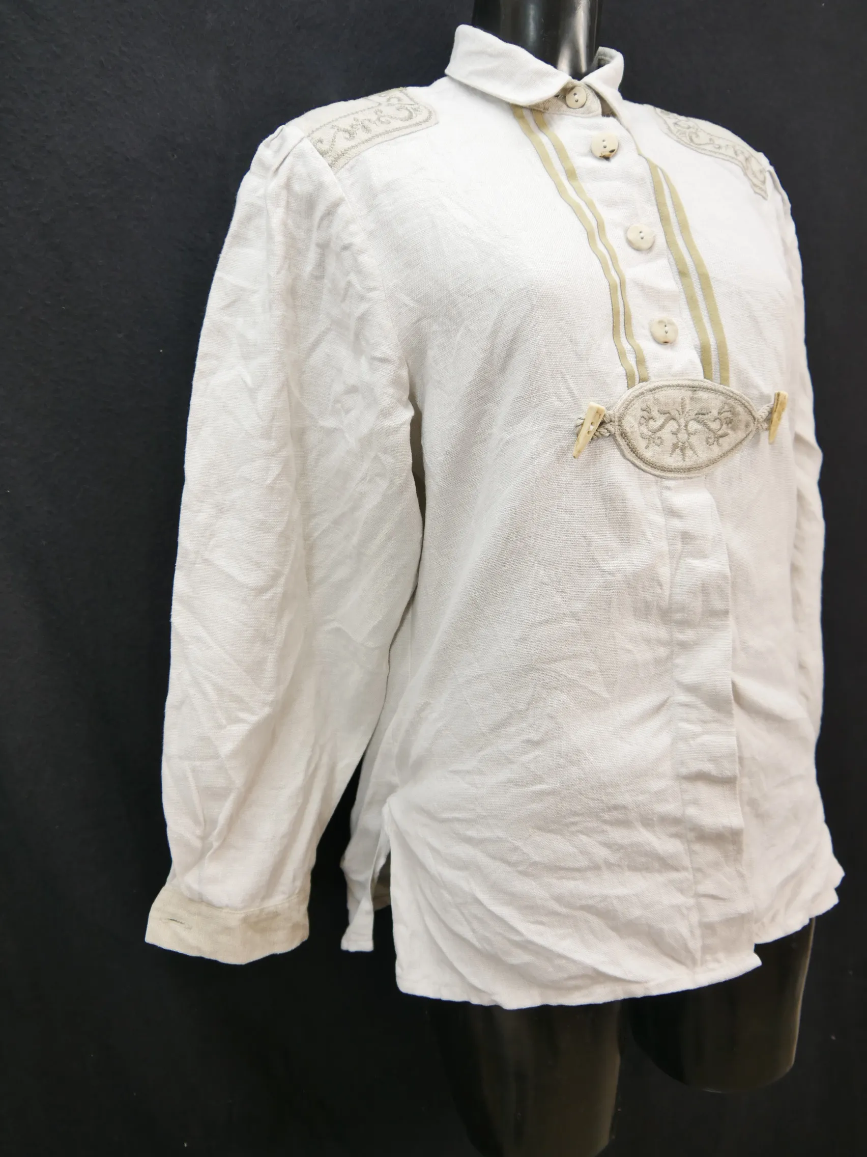 Gr.40 Trachtenbluse beige Bluse Fuchs Leinen mit Stickerei und Borte TB7264