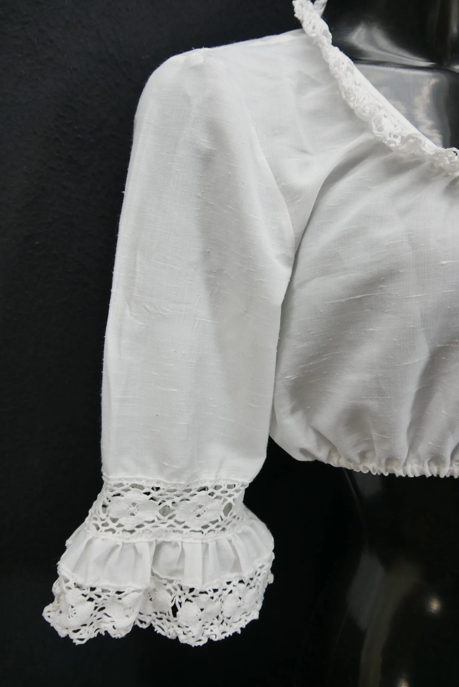 Gr.42 Dirndlbluse weiß Bluse für Dirndl Baumwollmischung mit Spitze B10780