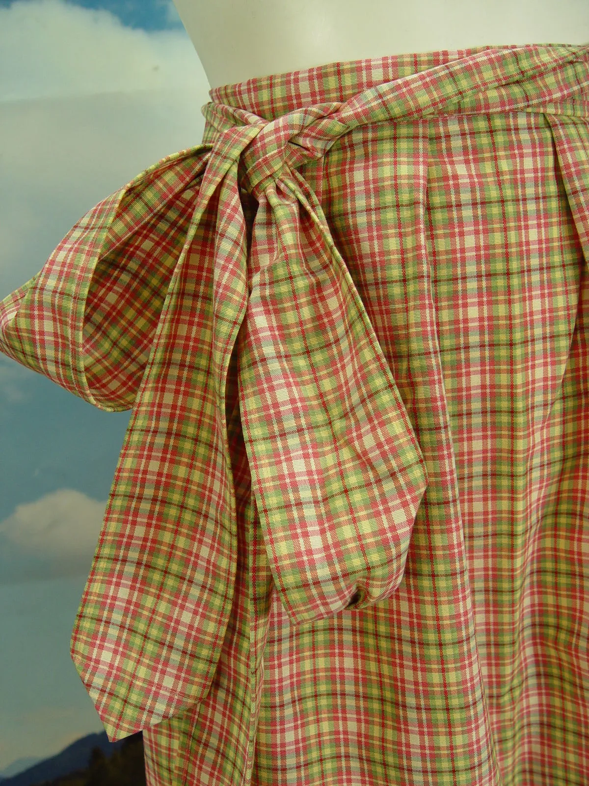 lange Dirndlschürze karierte  Dirndl-Schürze Trachtenschürze TS544