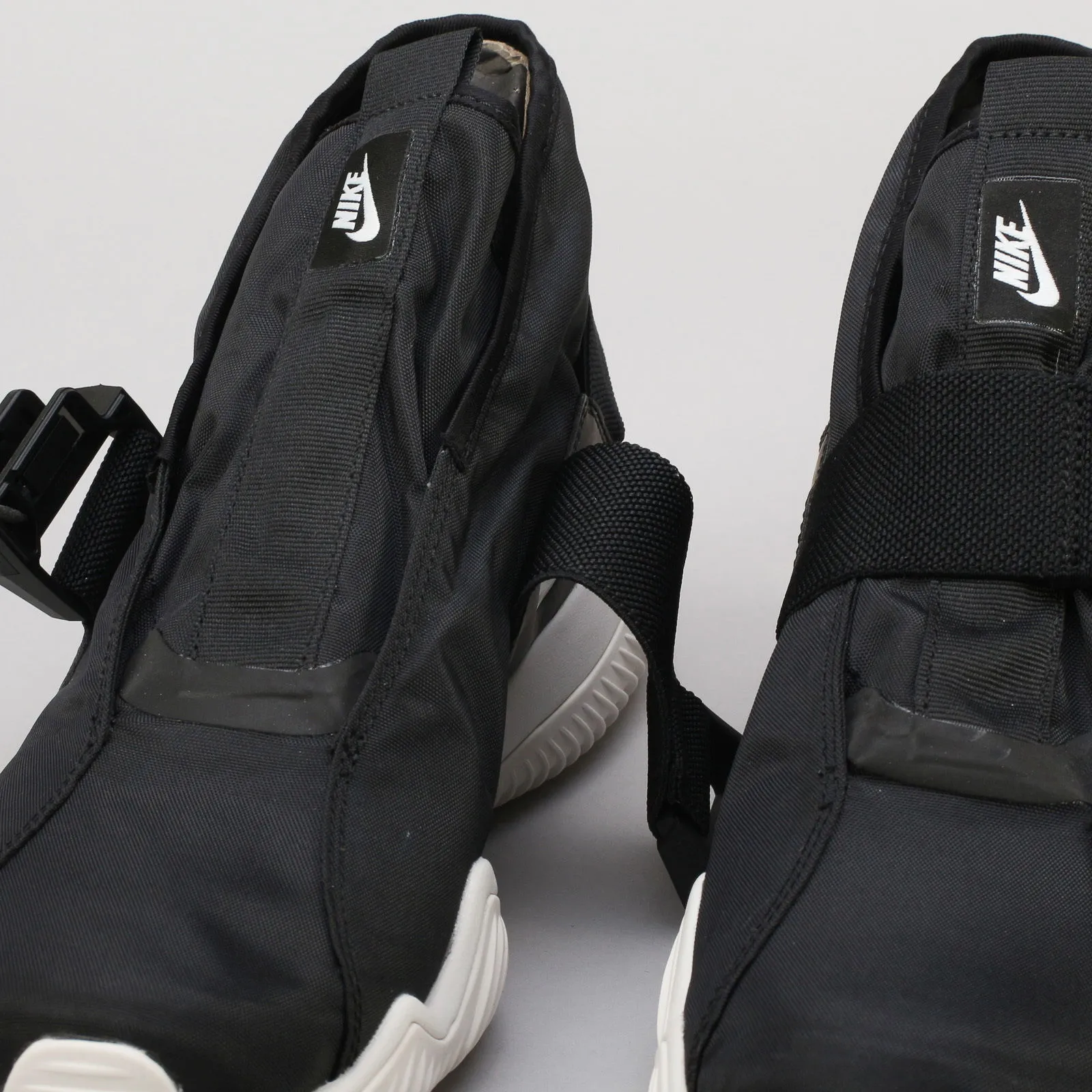 Nike Komyuter AA2211-001