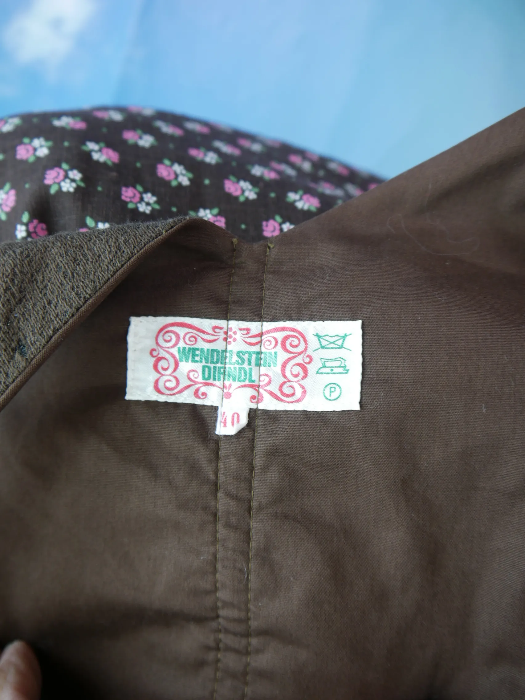 Wendelstein Dirndl braun Balkonett Rosenmotiv süßes Dirndl ohne Schürze Gr.36
