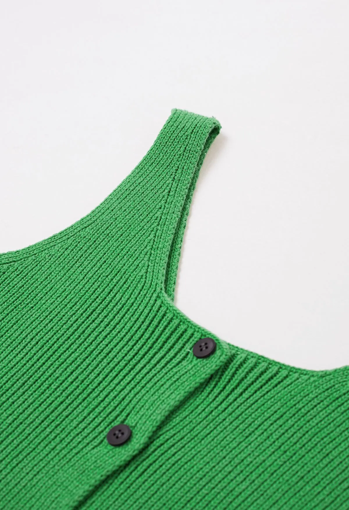 Ärmelloses Strick-Crop-Top mit Knopfleiste in Grün